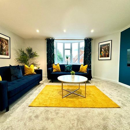 Amazing Large 3 Bedroom Apartment - Sleeps 8! Bournemouth Exteriér fotografie