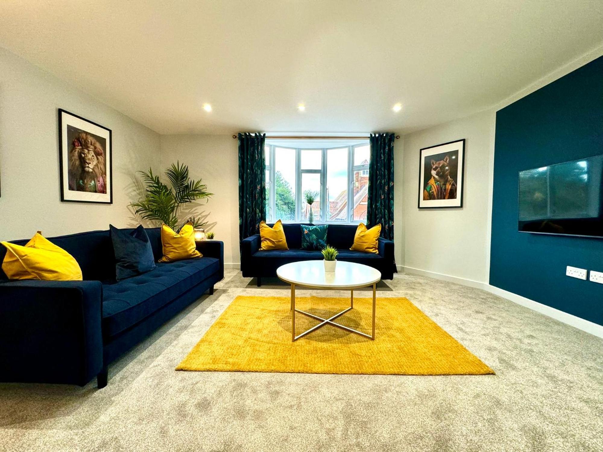 Amazing Large 3 Bedroom Apartment - Sleeps 8! Bournemouth Exteriér fotografie