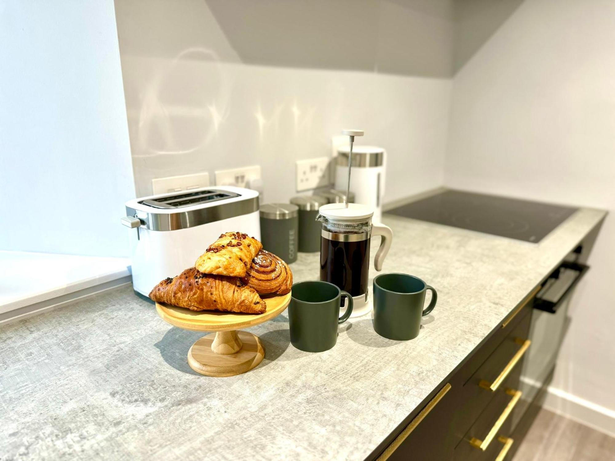 Amazing Large 3 Bedroom Apartment - Sleeps 8! Bournemouth Exteriér fotografie