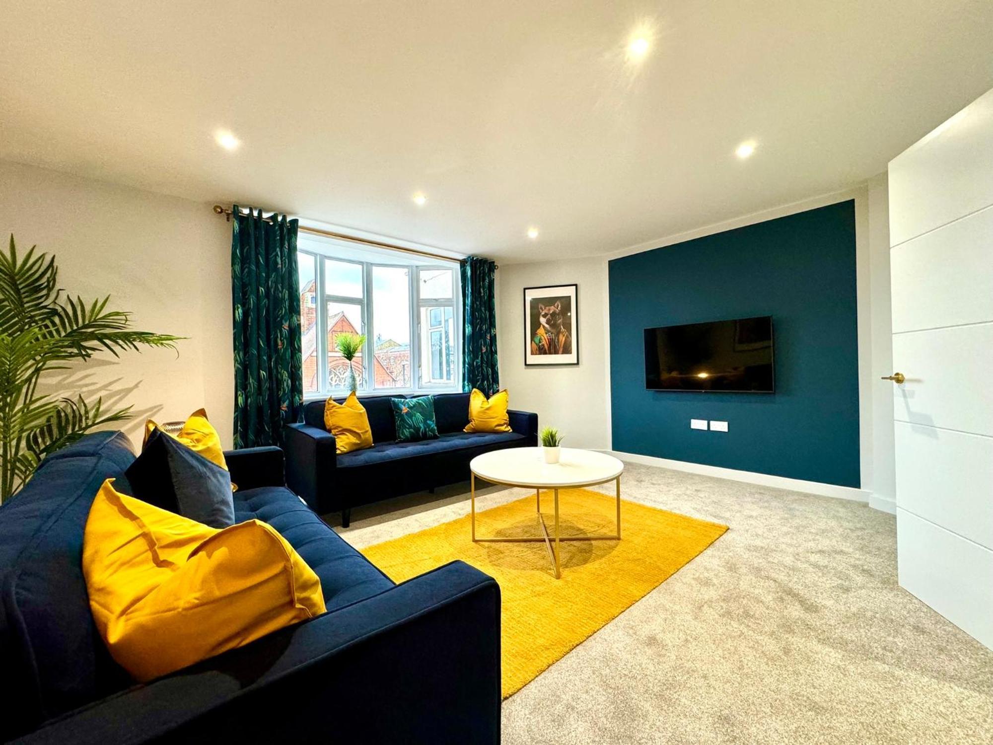 Amazing Large 3 Bedroom Apartment - Sleeps 8! Bournemouth Exteriér fotografie