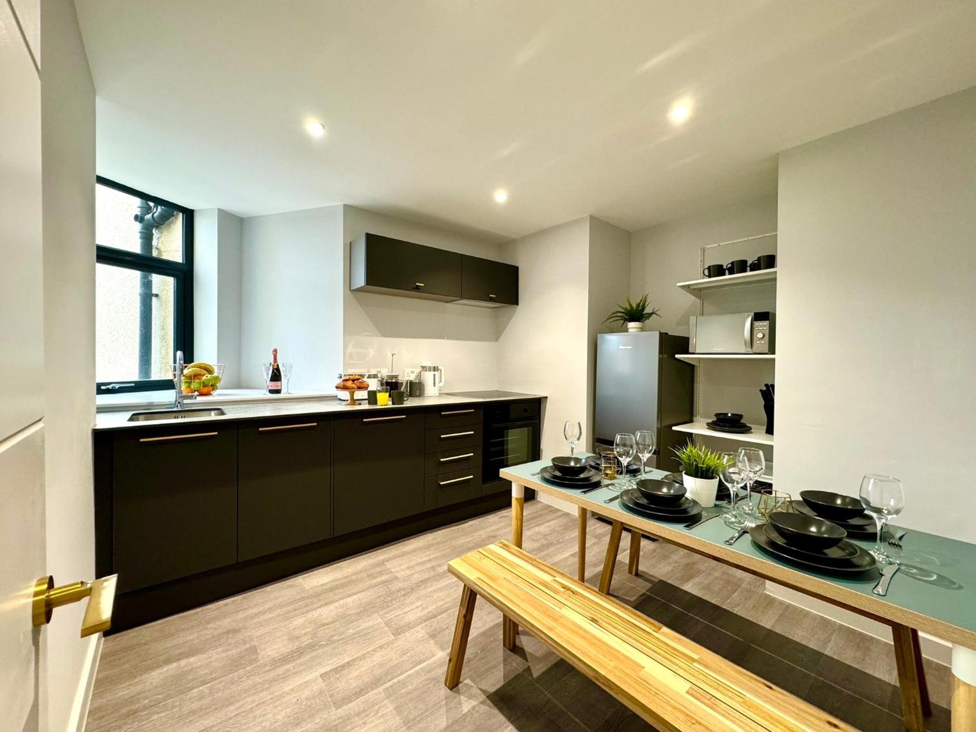 Amazing Large 3 Bedroom Apartment - Sleeps 8! Bournemouth Exteriér fotografie